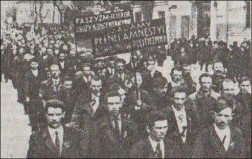 Первомайская демонстрация трудящихся Гродно. 1937